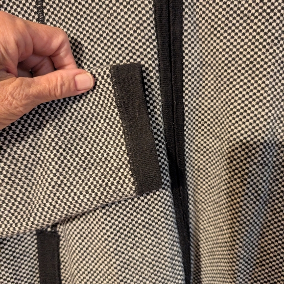 Adrienne Vittadini 1X Black & White Checked Sweater - Picture 10 of 15